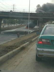 常州货车自燃最新爆料,火光冲天,紧急救援展开